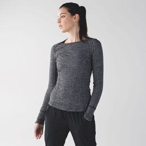 Lululemon Kanto Catch Me Long Sleeve Stripe Black Sz 6. Doesn’t have size tag.